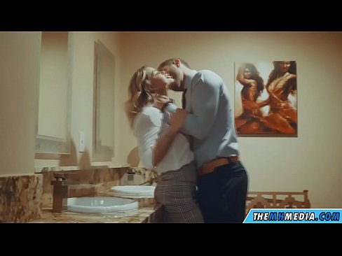 ❤️ כשבלונדינית חזה מפתה אותך בשירותים ציבוריים פורנו יפה בפורנו iw.pornohammer.ru ❤
